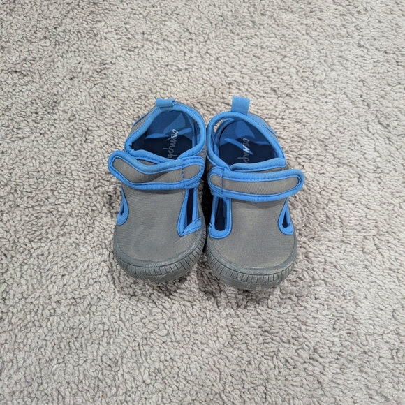 Oomphies Kids Gray and Blue Sandals - Picture 2 of 8